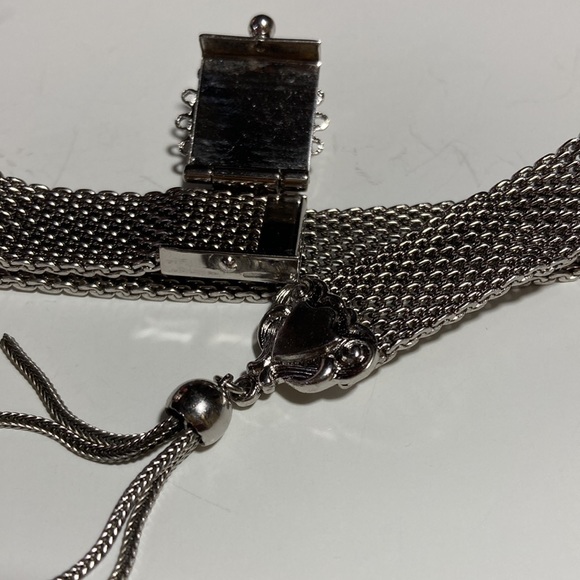 PAMAR VINTAGE SILVERTONE TASSEL MESH BRACELET - Picture 7 of 12